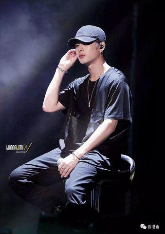 港娱最新爆料王嘉尔是谁,王嘉尔身份揭秘，竟是神秘人物！